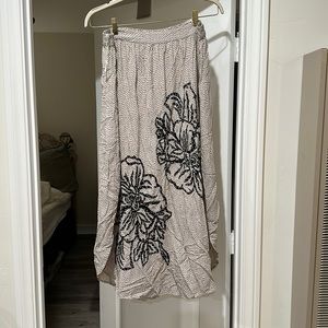 Anthro Ranna Gil maxi skirt with black flowers size large